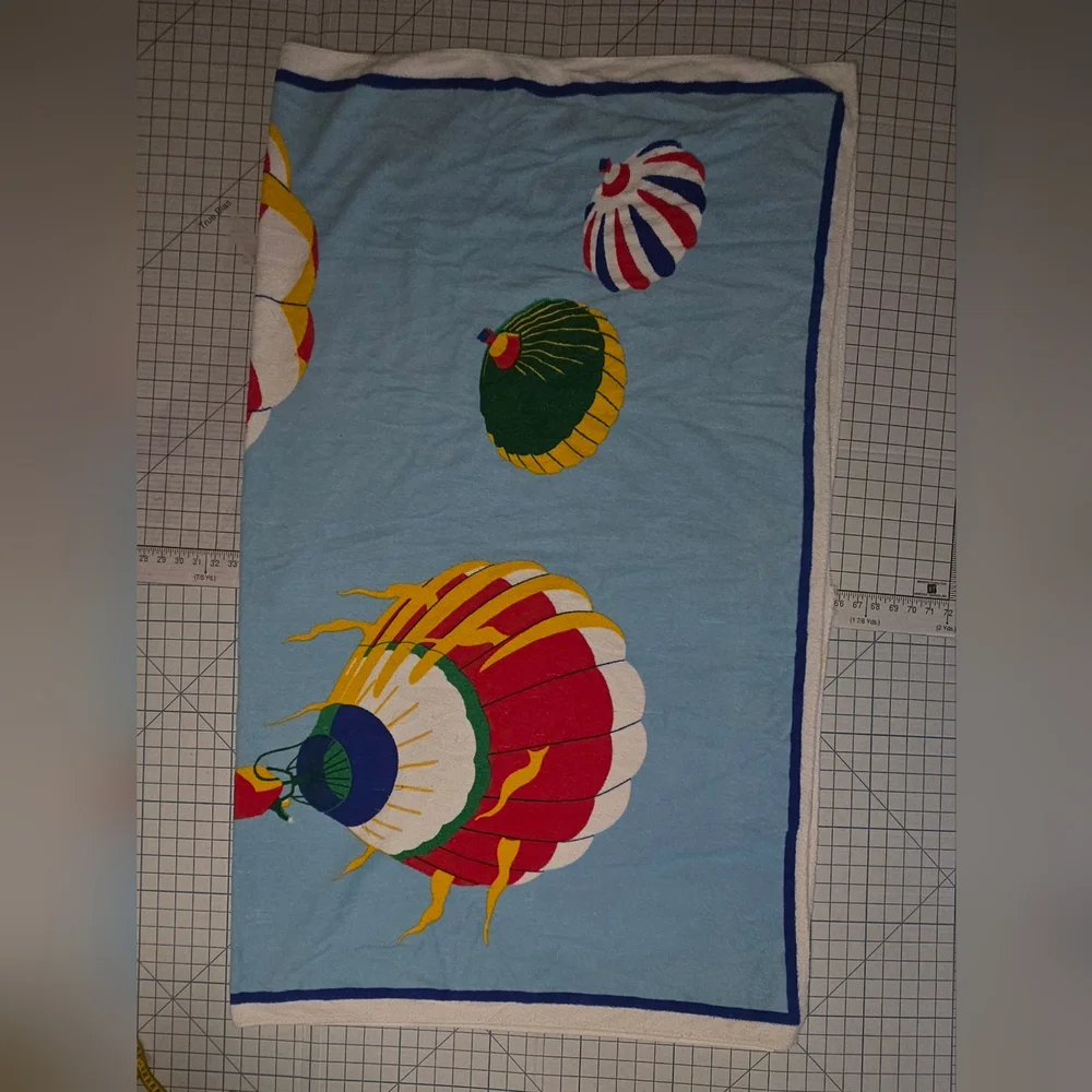 Kel-Tex Beach Pool Towel with Air Balloon Design 52x62 Oversized, Preloved